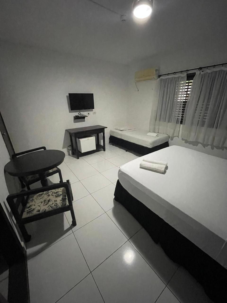 Cr Hotel Bueno - Antigo Hotel Serras De Goyaz Goiânia Esterno foto A room at the hotel