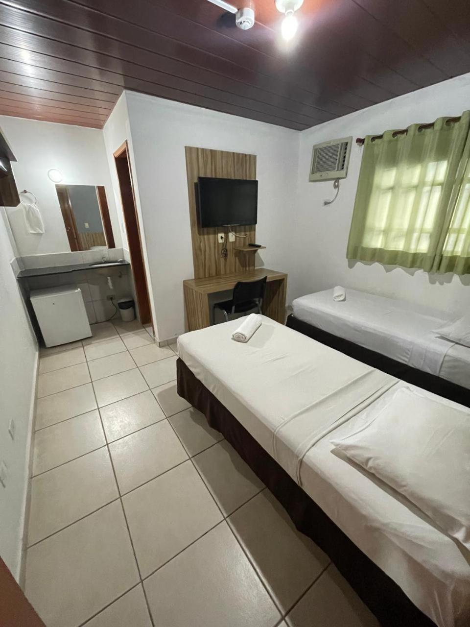 Cr Hotel Bueno - Antigo Hotel Serras De Goyaz Goiânia Esterno foto A room at the hotel