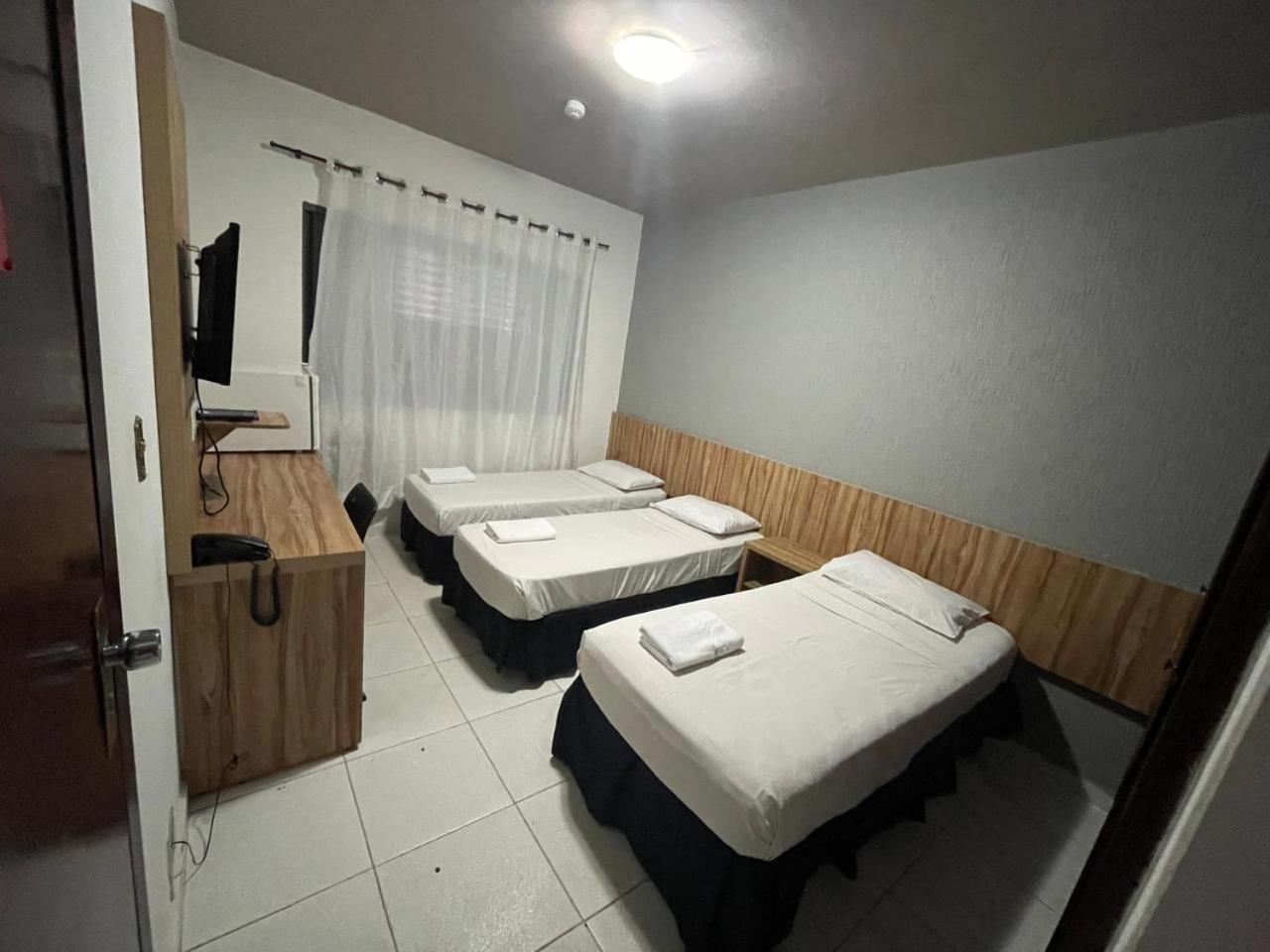 Cr Hotel Bueno - Antigo Hotel Serras De Goyaz Goiânia Esterno foto A room at a motel in Brazil