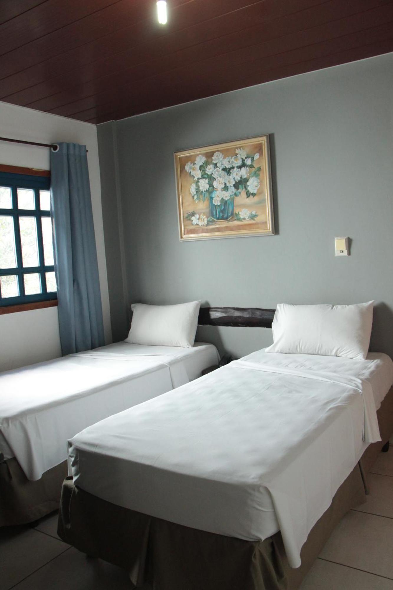 Cr Hotel Bueno - Antigo Hotel Serras De Goyaz Goiânia Esterno foto A room at the hotel