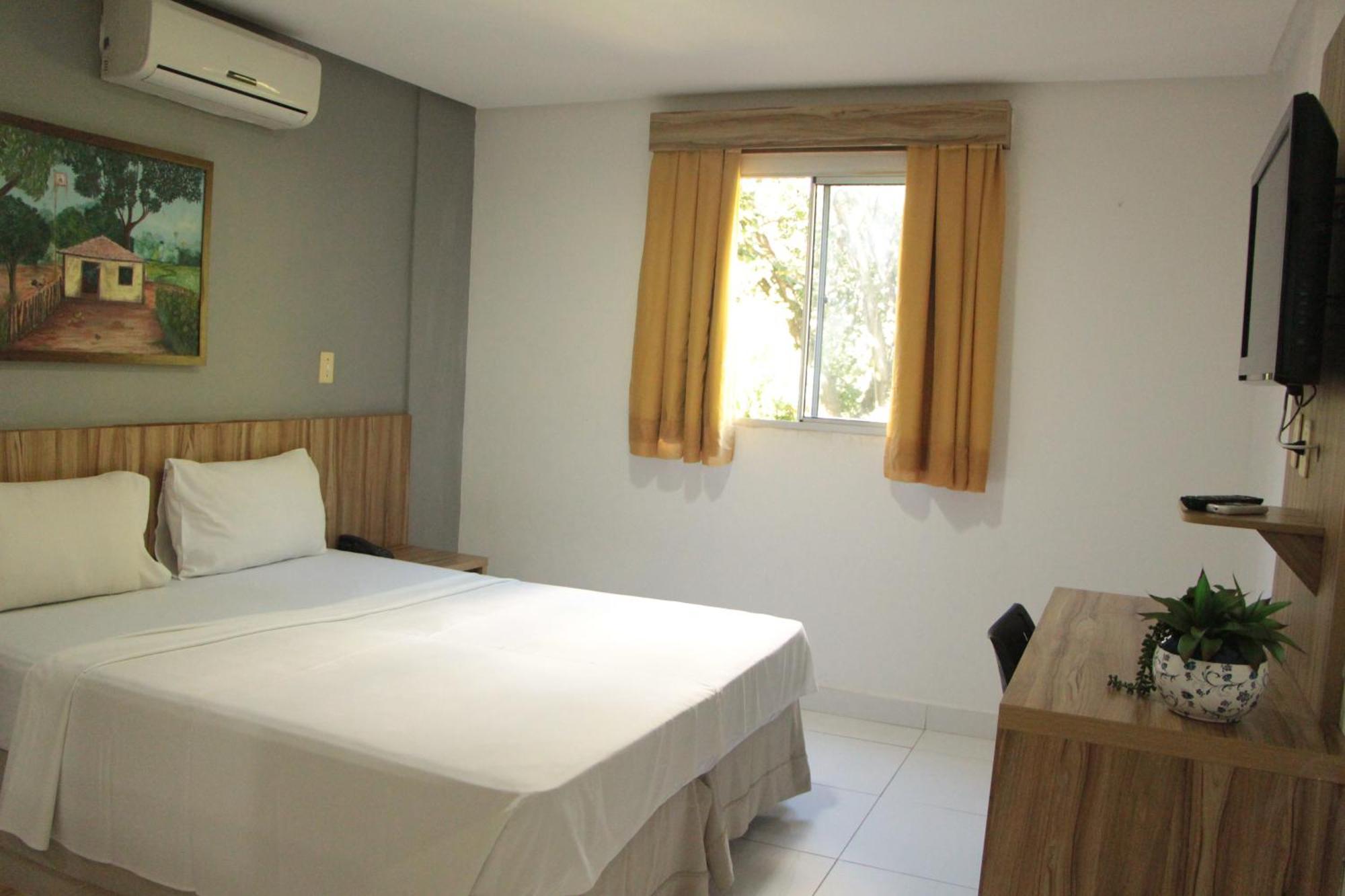 Cr Hotel Bueno - Antigo Hotel Serras De Goyaz Goiânia Esterno foto A room at the hotel