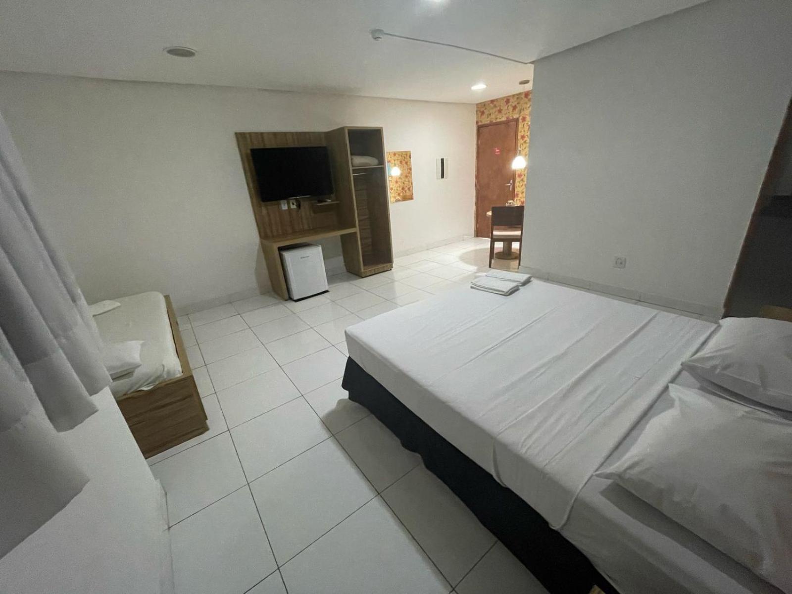 Cr Hotel Bueno - Antigo Hotel Serras De Goyaz Goiânia Esterno foto A room at the hotel